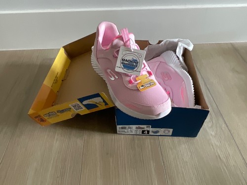 New box girls pink skechers - girls,
